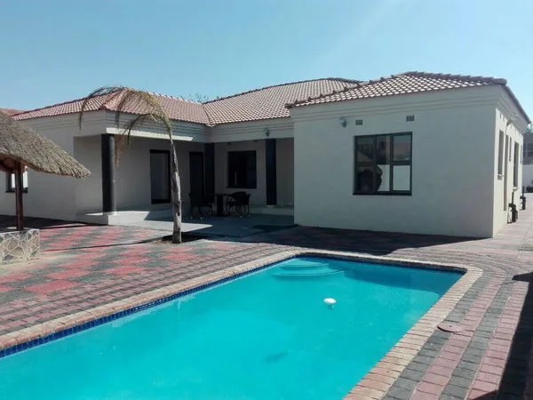 Modern Pool Estate